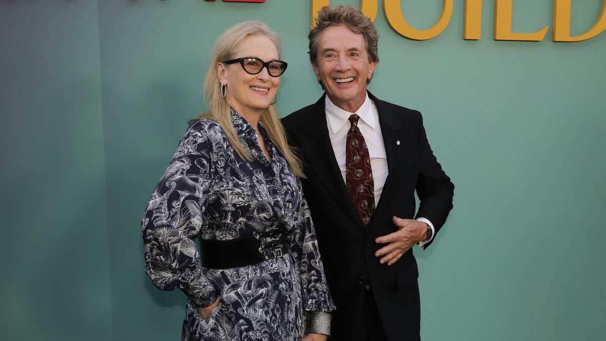 Meryl Streep gives finger while sitting with Martin Short at ‘SNL' show
