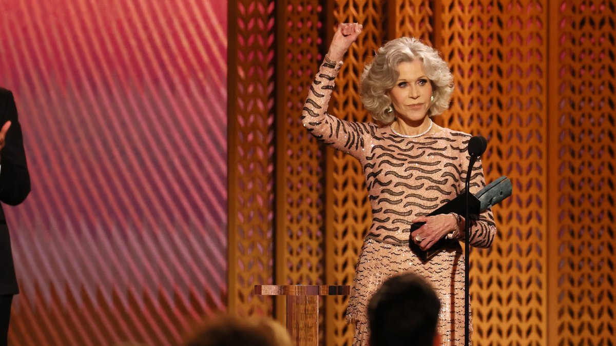 Jane Fonda supplies SAG Awards with a moment of fiery political resistance