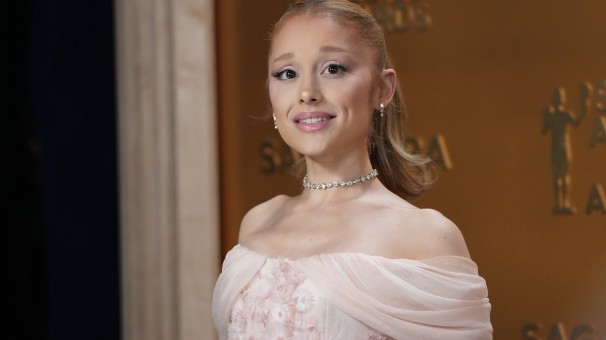 SAG Awards 2025: Ariana Grande channels ‘Wicked' character Glinda in pink dress