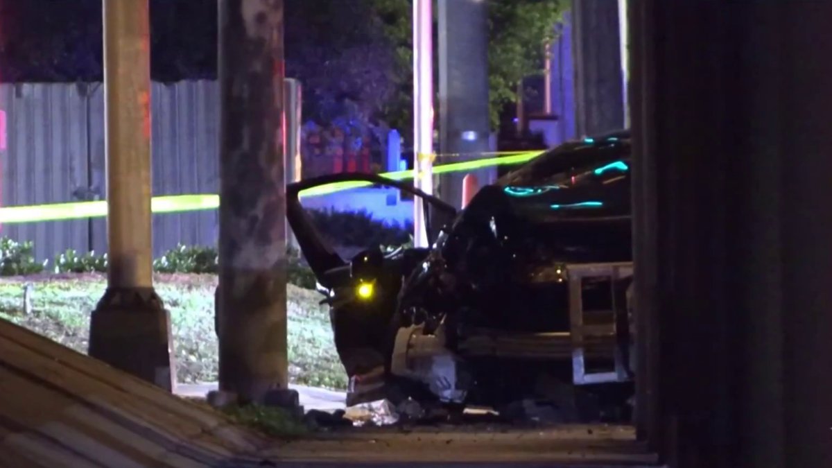 2 Miami-Dade deputies hurt in crash with semi-truck in Miami Gardens ...
