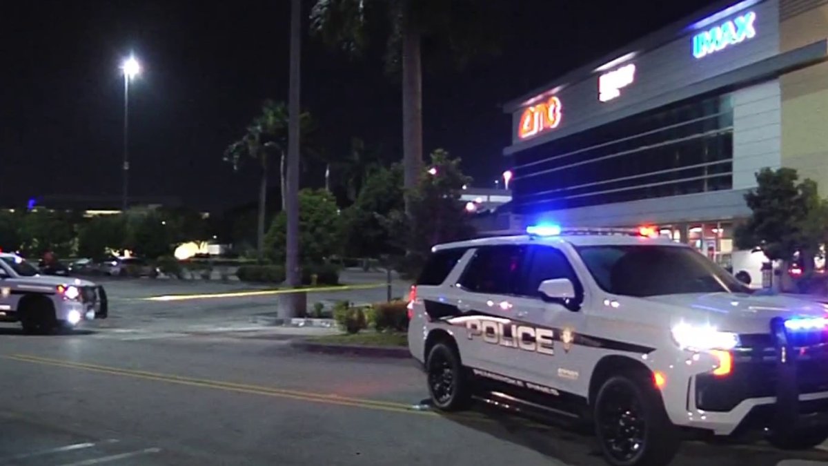 Man hurt in shootout outside AMC Theatre at Pembroke Lakes Mall – NBC 6 ...