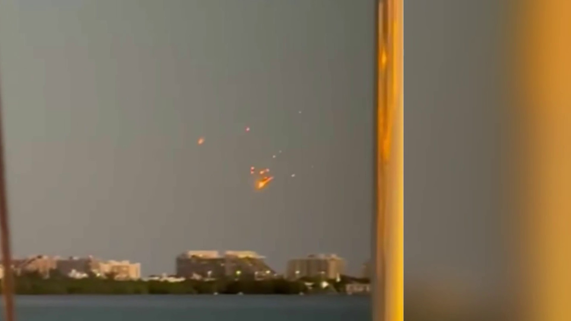 Video appears to show SpaceX Starship debris in South Florida sky