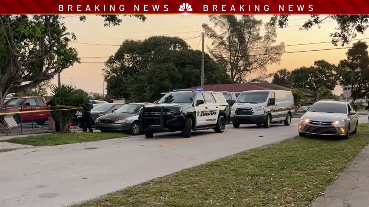 Man charged with attempted murder after stabbing 2 in Deerfield Beach ...