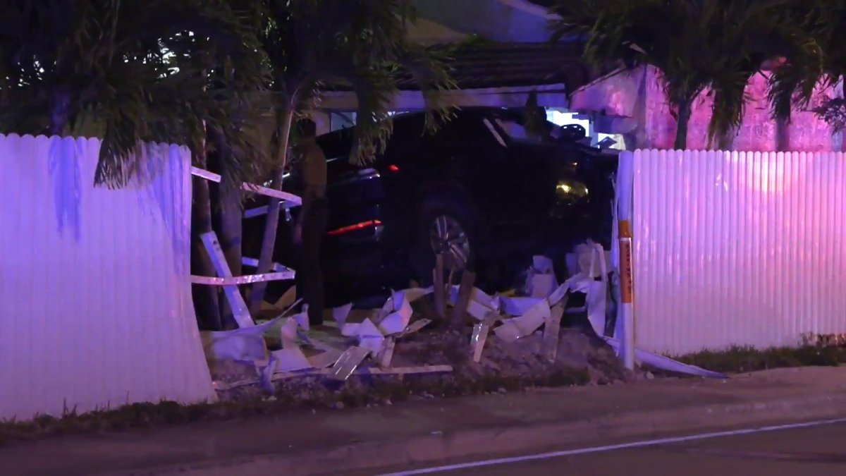 Driver hospitalized after crashing into home in SW Miami-Dade – NBC 6 ...