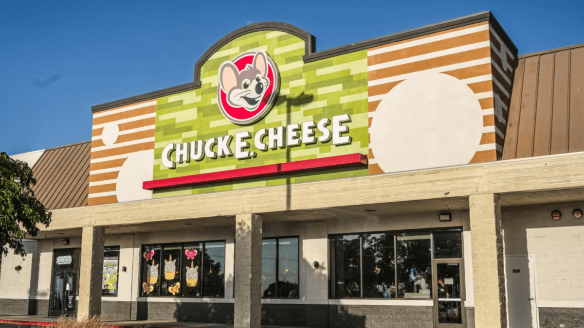 Chuck E. Cheese wants to be the Costco of family fun