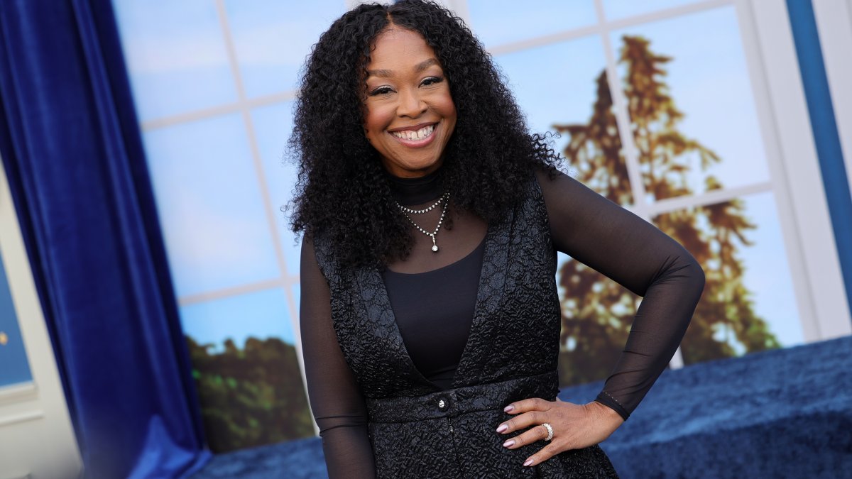 Shonda Rhimes says ‘Grey's Anatomy' cast ‘traumatized' by this scandal