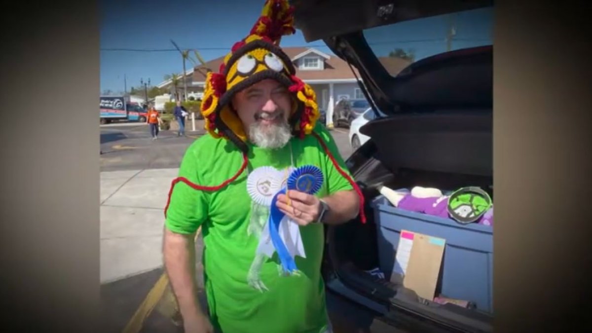 Navy veteran using his crochet skills to chase a world record 