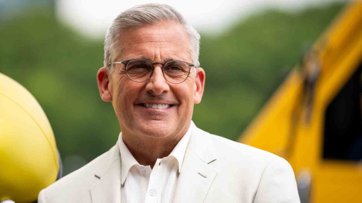 Steve Carell surprises California students affected by wildfires with free prom tickets