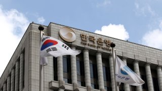 Bank of Korea warned there’s a chance of increased volatility following more rate hikes from the Fed, following U.S. Federal Reserve Chair Jay Powell’s speech in Jackson Hole. Photographer: SeongJoon Cho/Bloomberg via Getty Images