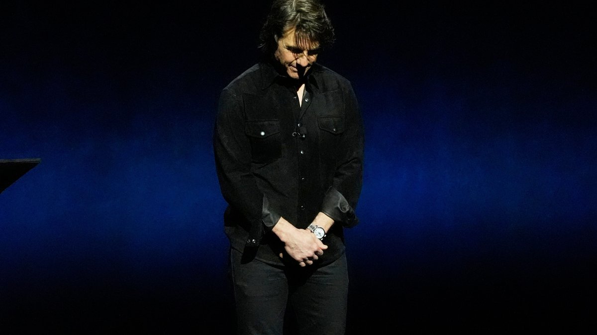 Tom Cruise opens CinemaCon speech with moment of silence for Val Kilmer