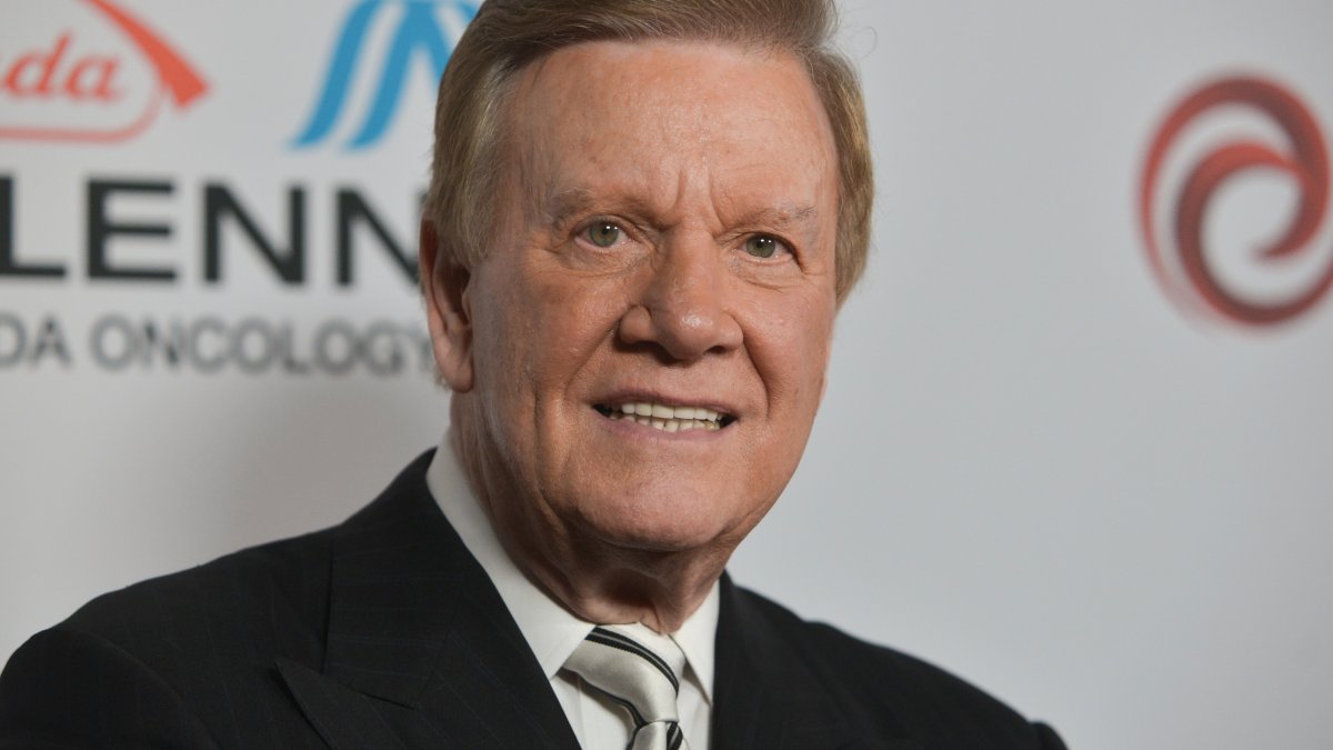 Wink Martindale, the genial game-show host and an early TV interviewer of Elvis Presley, dies at 91