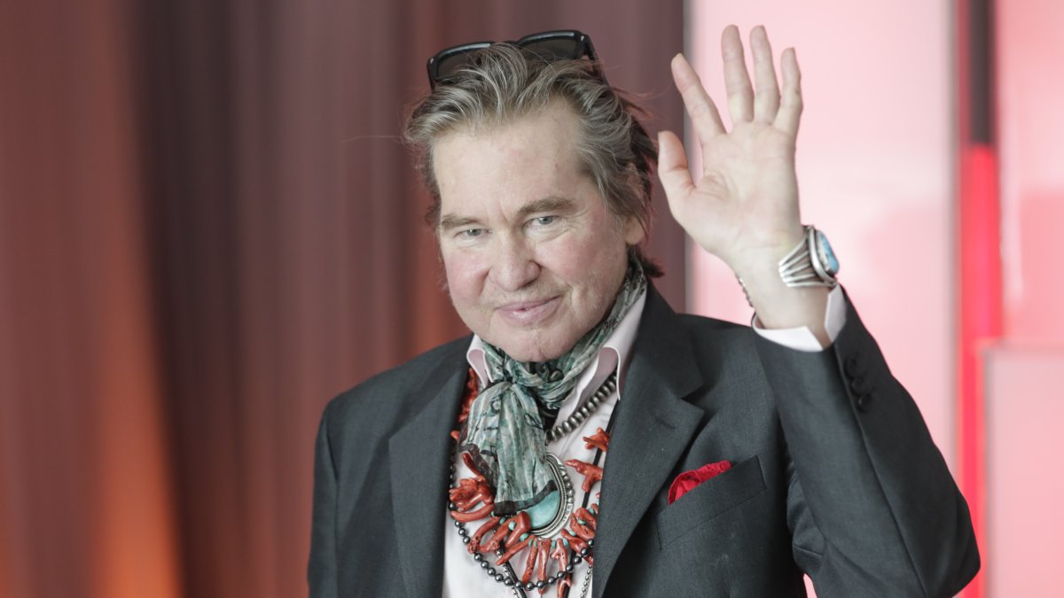 Val Kilmer, 'Top Gun' and 'Batman' star, dies at 65 Val Kilmer, 'Top Gun' and 'Batman' star, dies at 65