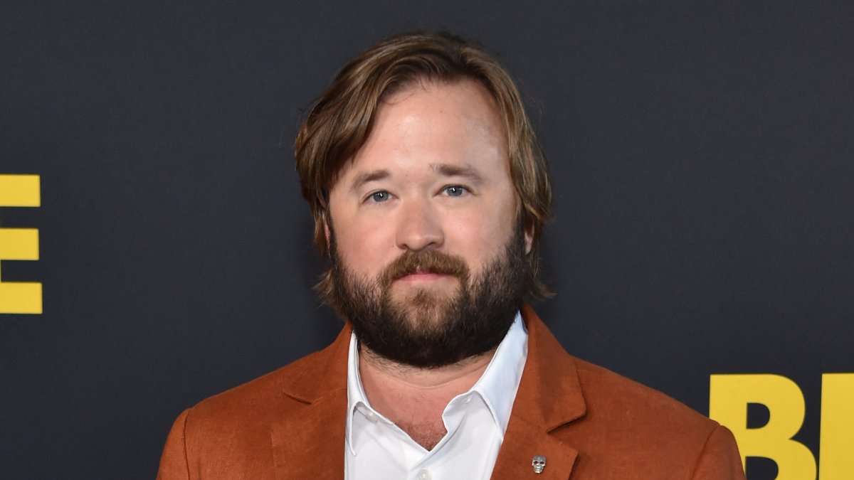 Haley Joel Osment apologizes after using antisemitic slur in police arrest footage Haley Joel Osment apologizes after using antisemitic slur in police arrest footage