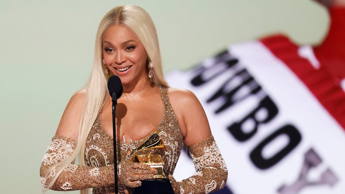 Beyoncé released a copy of her birth certificate and fans are buzzing  Beyoncé released a copy of her birth certificate and fans are buzzing