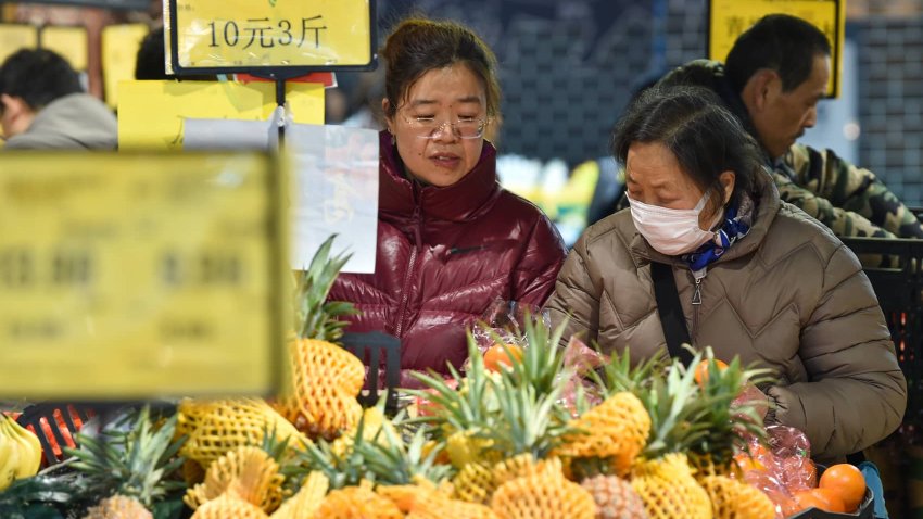 Citizens are shopping at a supermarket in Nanjing, East China’s Jiangsu province, on March 9, 2024. 