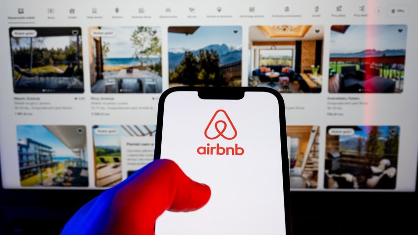 [CNBC] Airbnb launches redesigned app, new services business