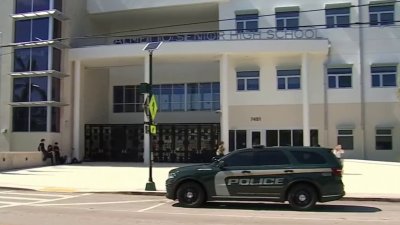 Student arrested for bringing stun gun to Palmetto High School