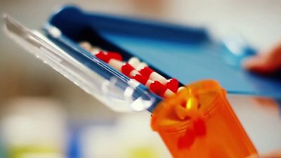 Trump signs order to cut some US drug prices