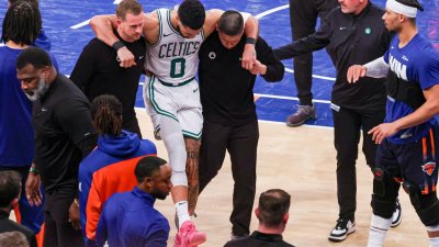 Celtics' Tatum scores 42, suffers leg injury in Game 4