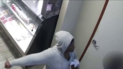 Detectives seek knife-wielding woman who threatened Pompano Beach restaurant employee