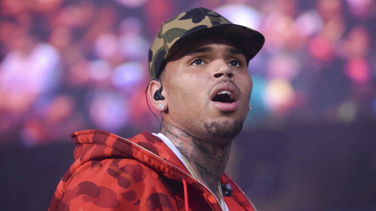 Chris Brown freed on .7 million bail in assault case, allowing him to start world tour