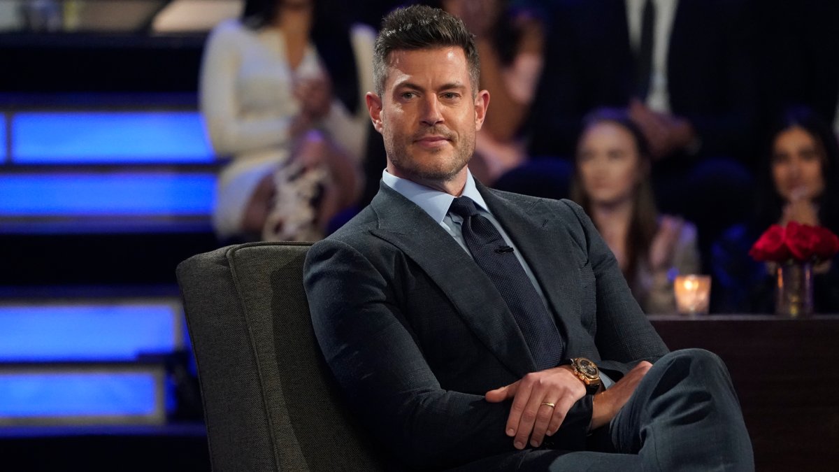 Arizona woman faked pregnancy with 'Bachelor' star by fabricating ultrasound, officials say Arizona woman faked pregnancy with 'Bachelor' star by fabricating ultrasound, officials say