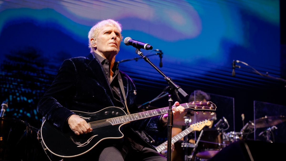 'Ain't going down without a fight': Michael Bolton details battle with rare brain cancer 'Ain't going down without a fight': Michael Bolton details battle with rare brain cancer