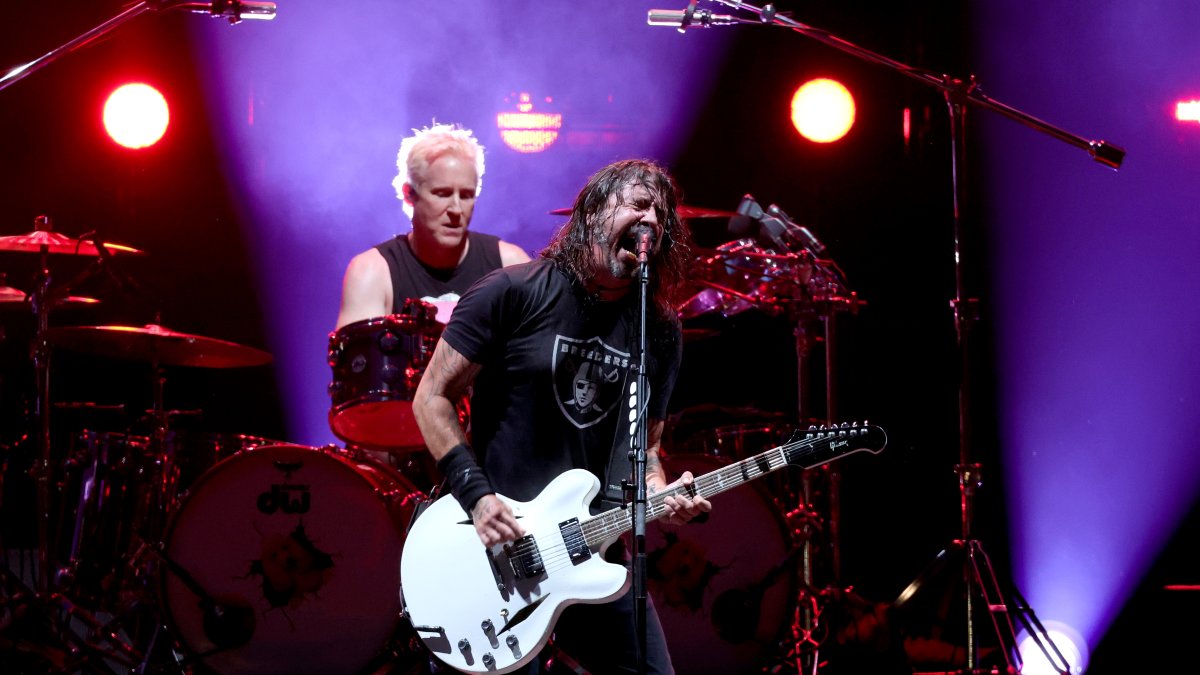 Foo Fighters drummer Josh Freese says he was booted from the band
