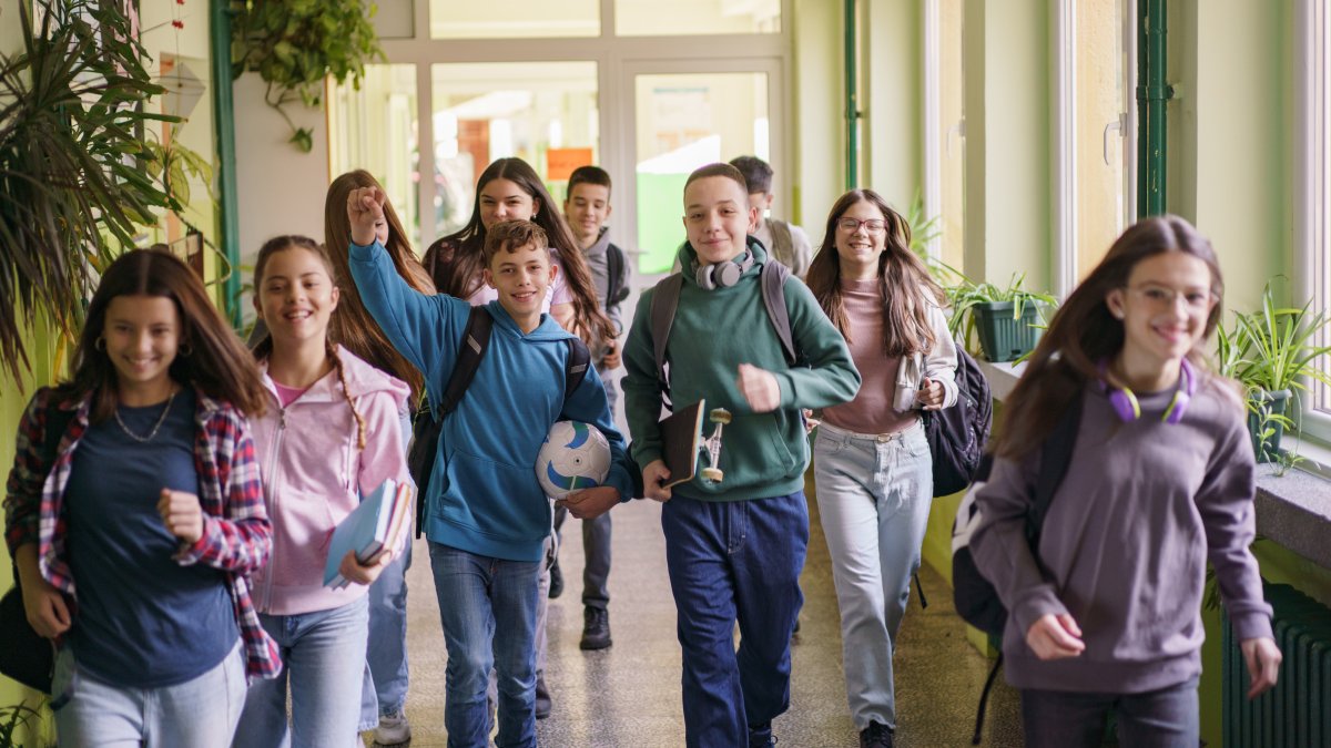 Mom lets her kids skip school at the end of the year Mom lets her kids skip school at the end of the year