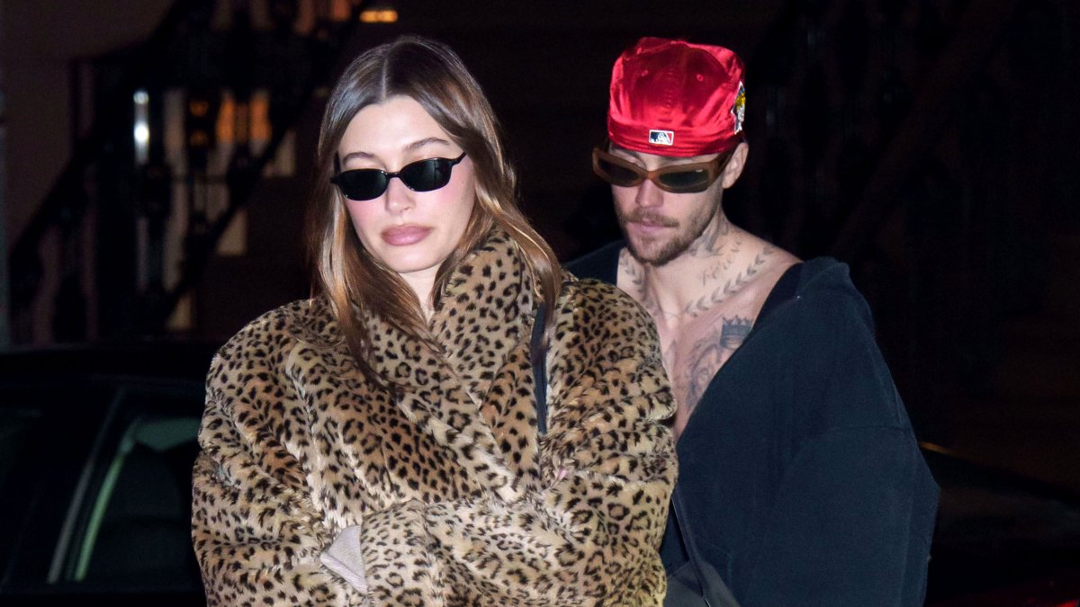 Fans are questioning Justin Bieber’s message to Hailey Bieber after her 1st Vogue cover Fans are questioning Justin Bieber’s message to Hailey Bieber after her 1st Vogue cover