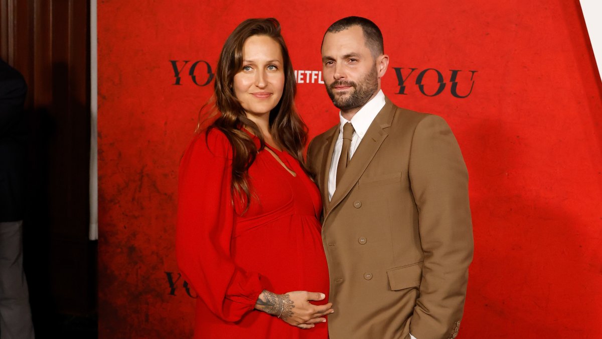 How pregnant Domino Kirke and Penn Badgley are preparing for twins How pregnant Domino Kirke and Penn Badgley are preparing for twins