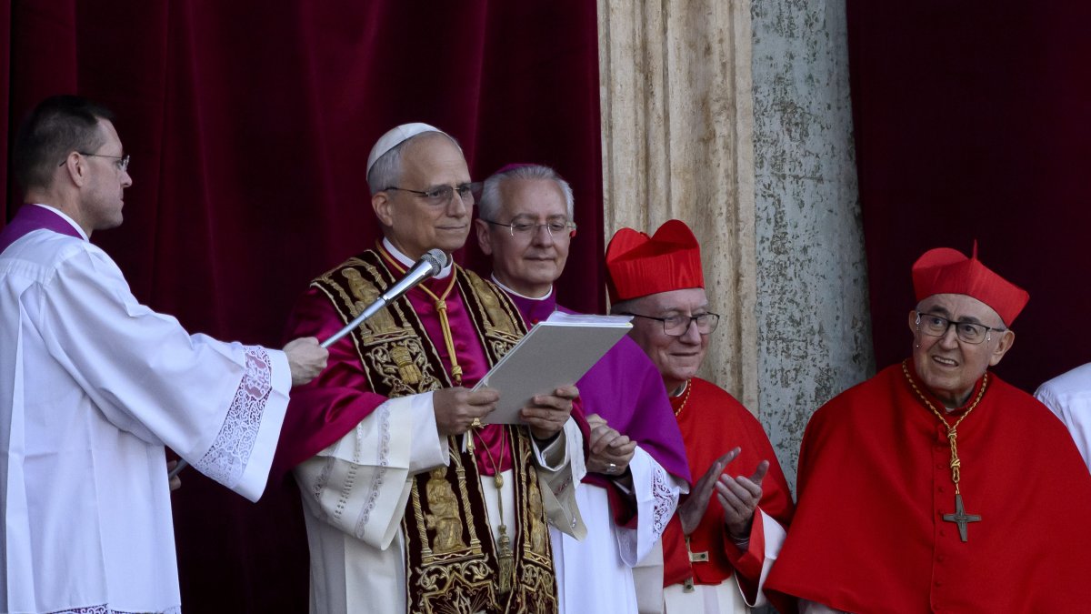 what-did-pope-leo-xiv-say-in-his-first-speech-full-translation-nbc-6