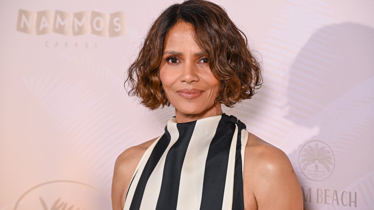 Halle Berry forced to change outfit at Cannes due to new rule