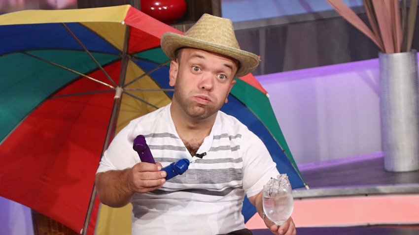 MIAMI, FL – JULY 31:  Juan Espinosa is seen on the set of “El Gordo y La Flaca” at Univision Studios on July 31, 2015 in Miami, Florida.  (Photo by Alexander Tamargo/Getty Images)