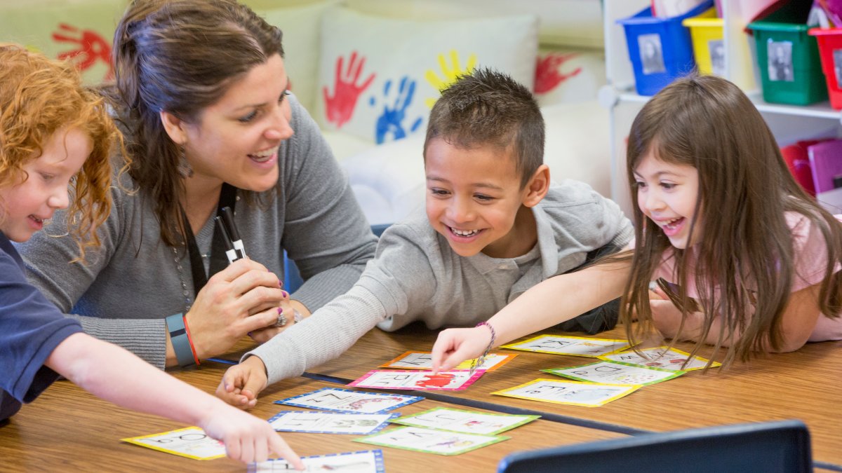 Attention Teachers: Score freebies and discounts at Whataburger, Hilton Hotels and more Attention Teachers: Score freebies and discounts at Whataburger, Hilton Hotels and more