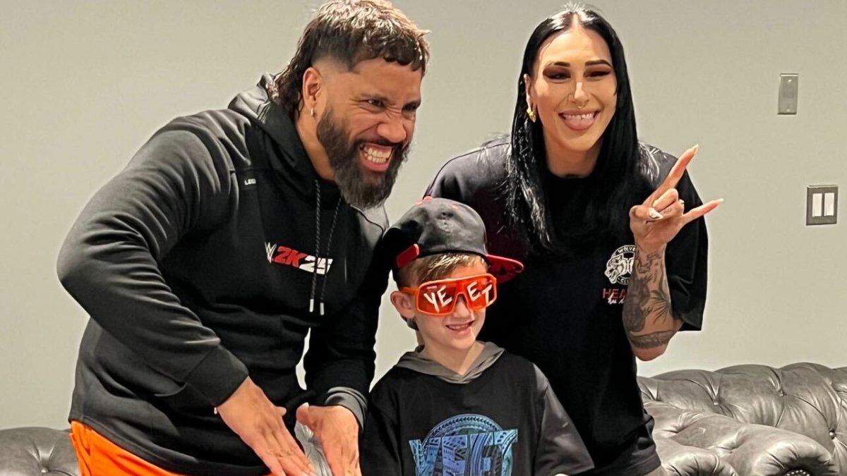 Young wrestling fan who overcame cancer gets WWE experience and basement renovation