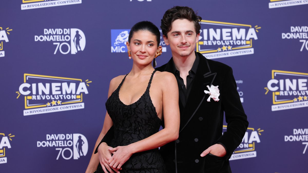 Kylie Jenner and Timothée Chalamet make their red carpet debut in Rome Kylie Jenner and Timothée Chalamet make their red carpet debut in Rome