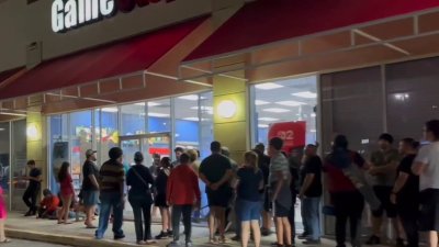 Videos show South Florida gamers wait in long lines for release of Nintendo Switch 2