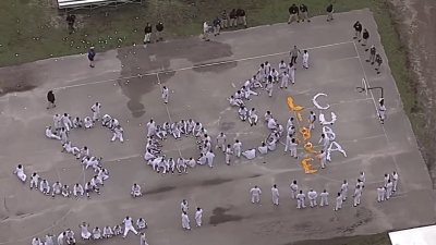 Cubans detained at Krome Detention Center protest deportations, spell ‘SOS'