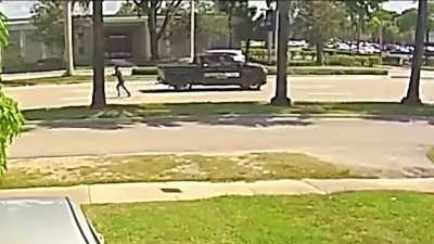 New video shows victim escaping stabbing attack in SW Miami-Dade