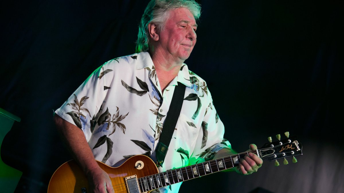 Mick Ralphs, founding member of Bad Company and Mott the Hoople, dies at 81