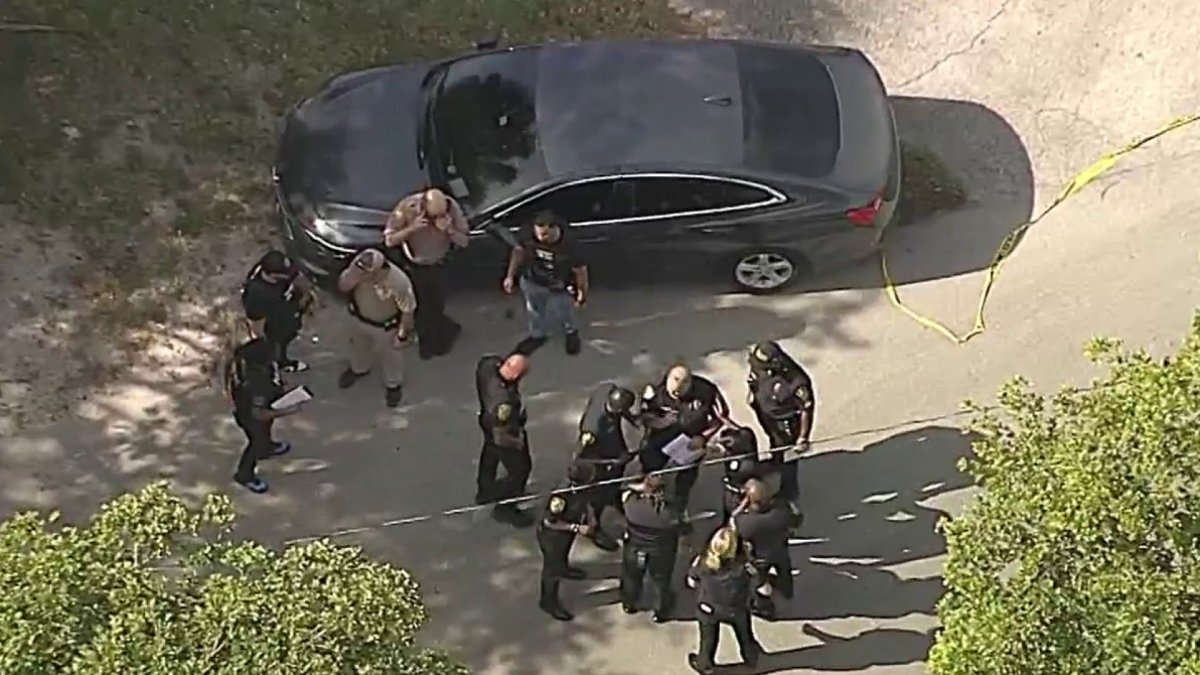 Suspect shot, 2 in custody after stolen vehicle investigation in North ...