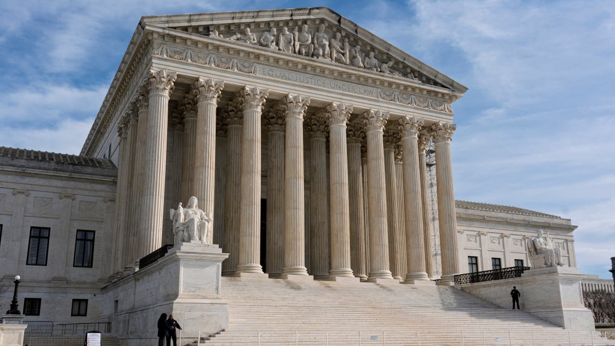 Supreme Court blocks Florida law targeting undocumented immigrants