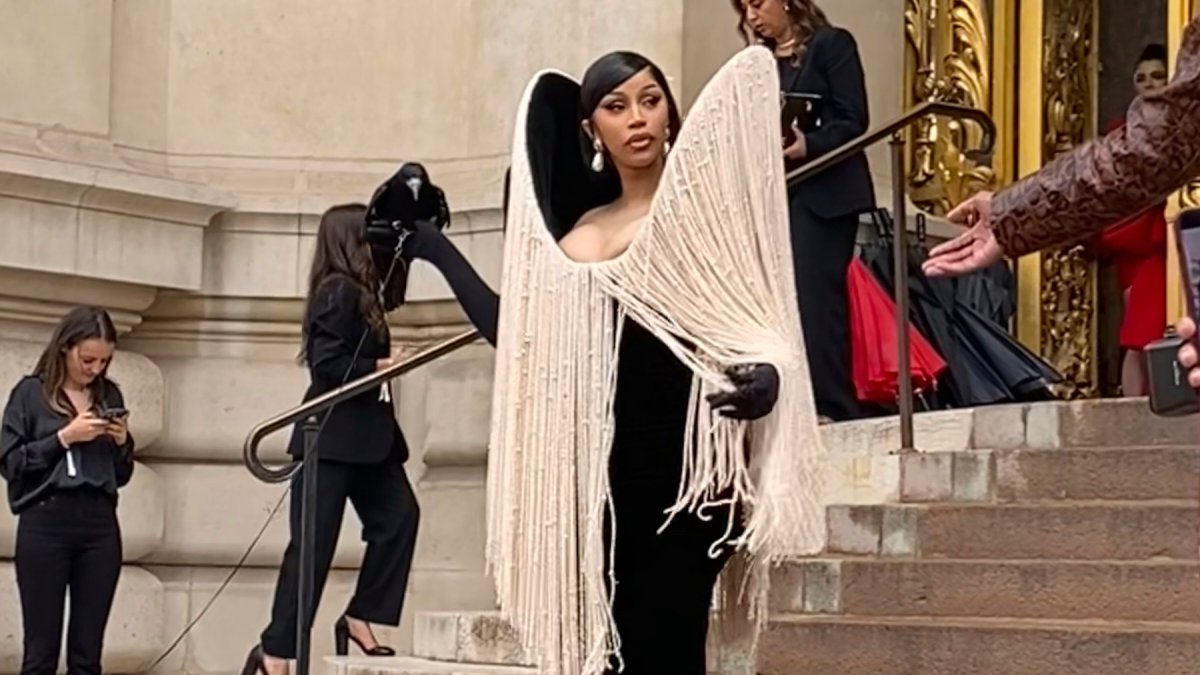 Cardi B shocks Paris runway crowd with surreal live crow iconic fashion moment on the carpet