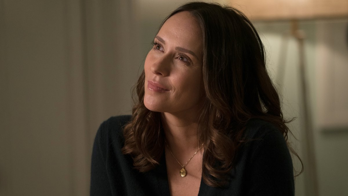 Jennifer Love Hewitt unveils hair transformation during rare appearance Jennifer Love Hewitt unveils hair transformation during rare appearance