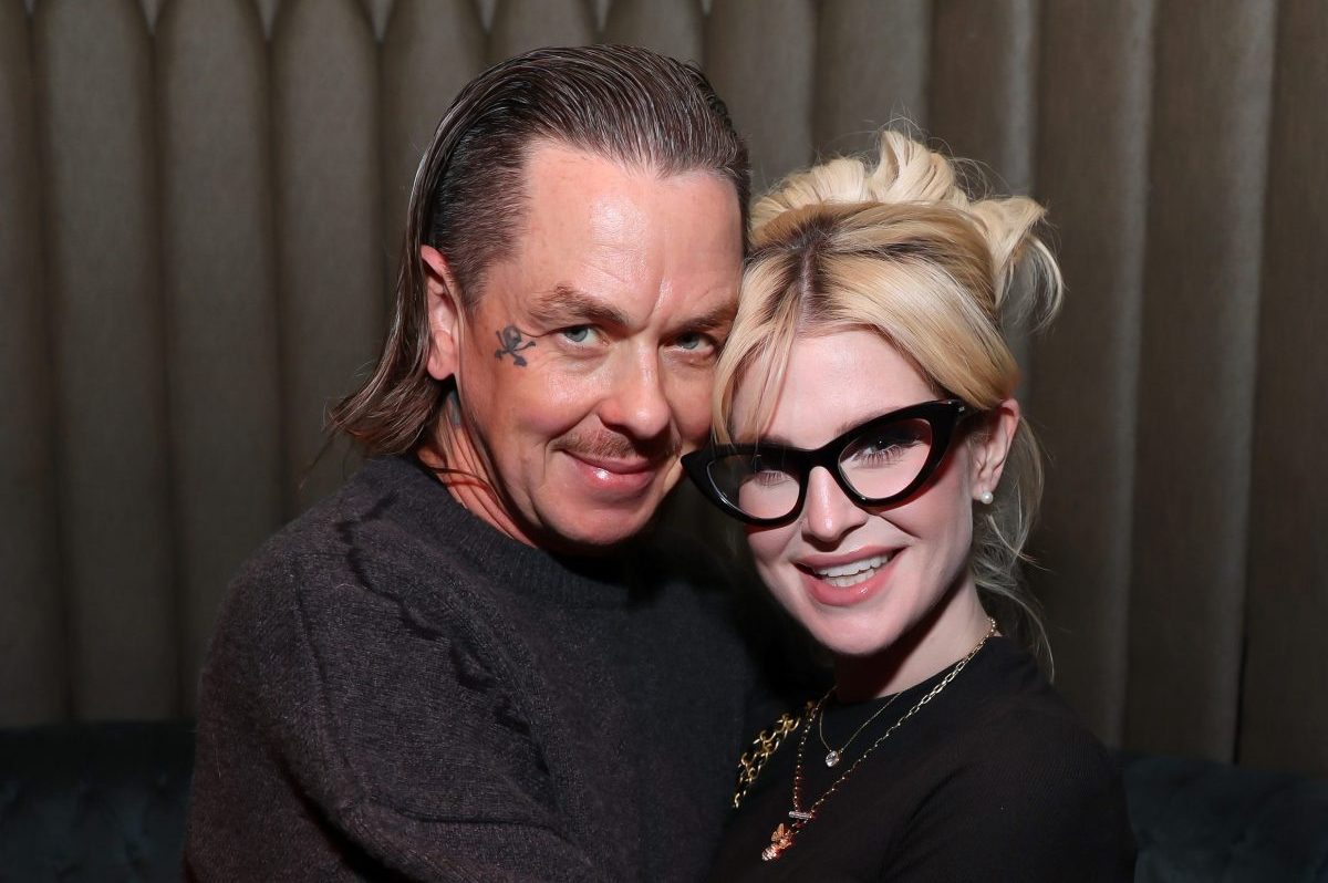 Kelly Osbourne shares video of her proposal — and dad Ozzy Osbourne's reaction