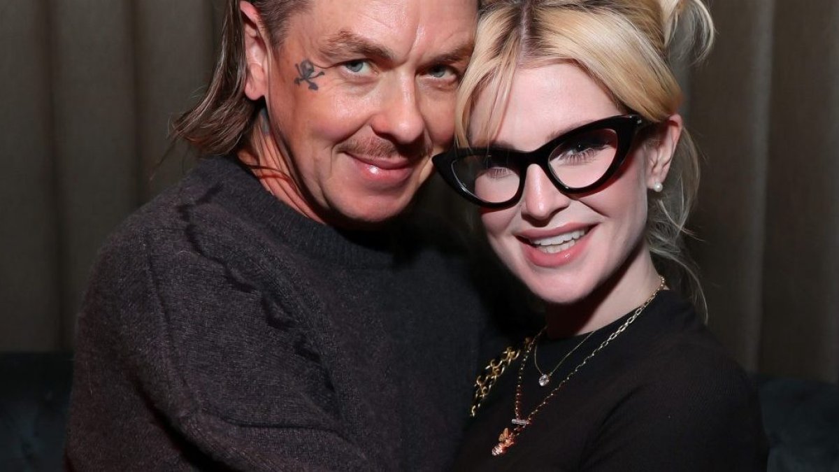 Kelly Osbourne shares video of her proposal — and dad Ozzy Osbourne's reaction Kelly Osbourne shares video of her proposal — and dad Ozzy Osbourne's reaction