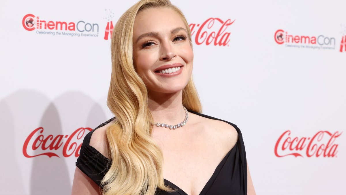 Lindsay Lohan shares rare family photo documenting trip to Italy