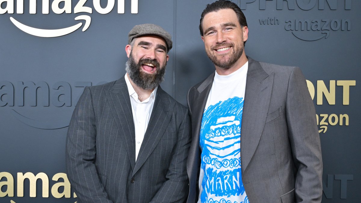 Why Jason Kelce thinks his weight loss transformation is 'depressing' Why Jason Kelce thinks his weight loss transformation is 'depressing'
