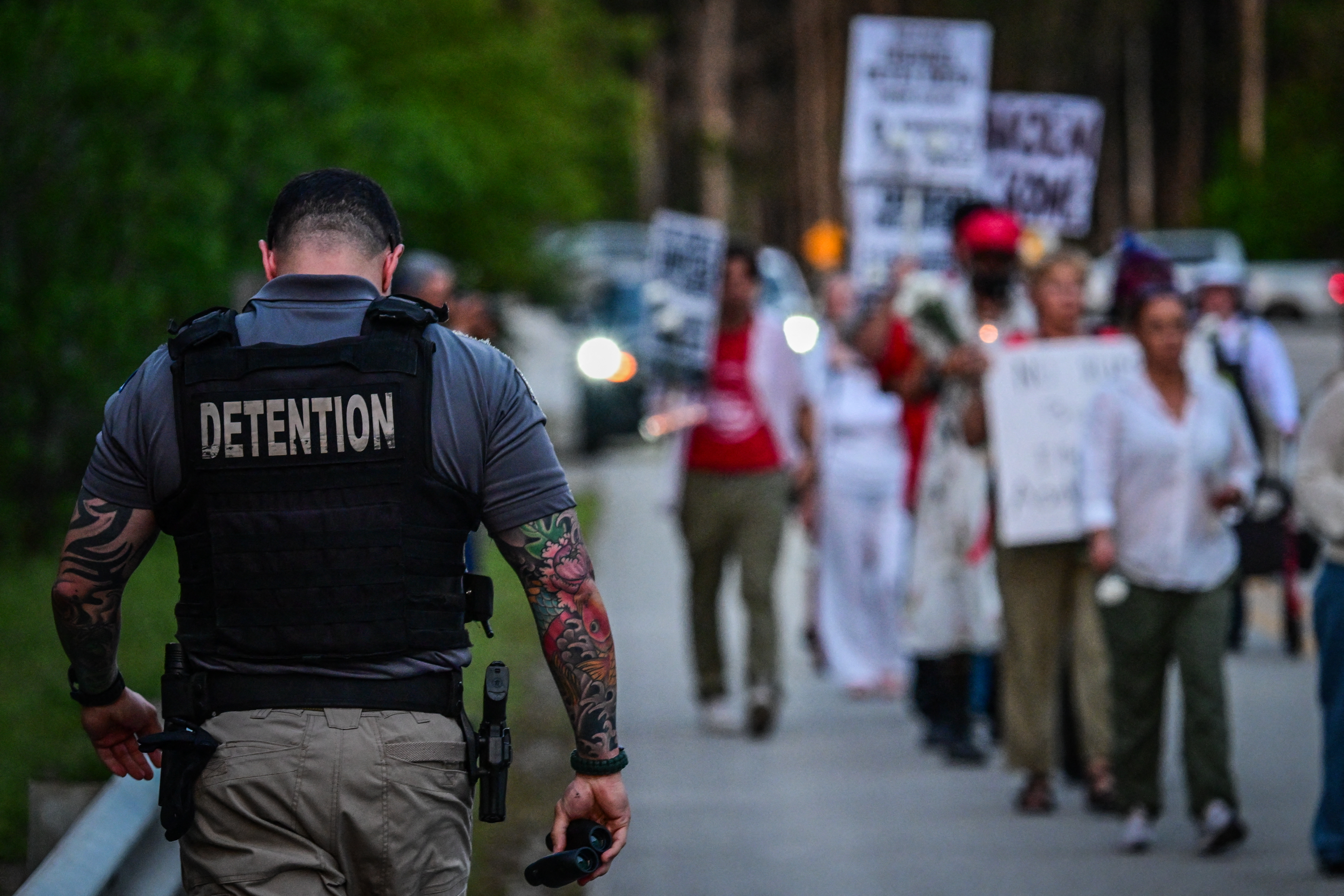 ICE faces bed shortage in face of mass-deportation plan: Florida ...